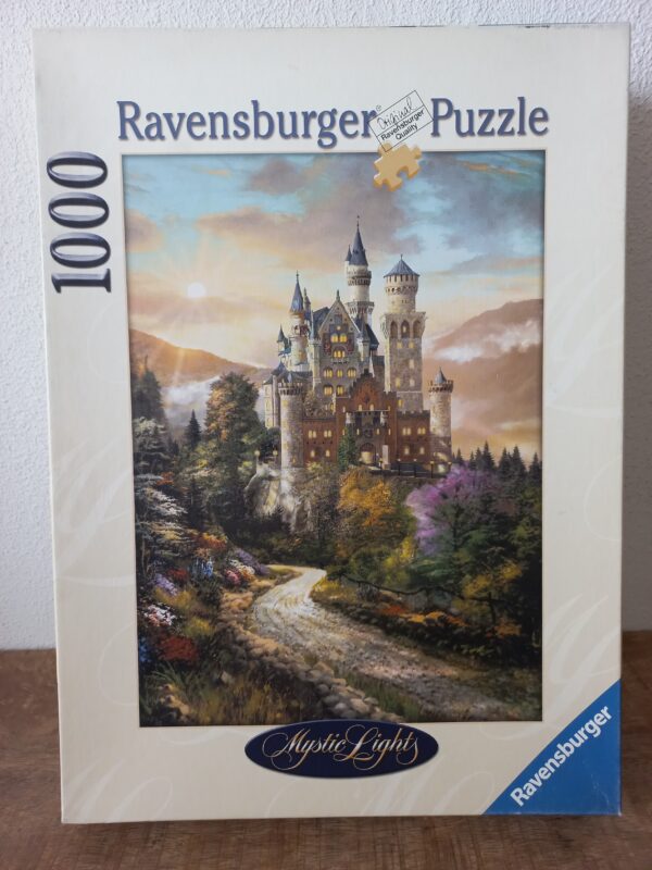 Ravensburger - Enchanted Neuschwanstein Castle