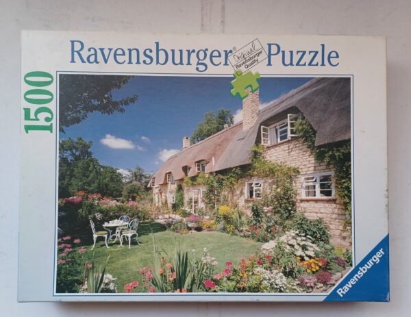 Ravensburger - Cottage on Bredon Hill, Worcs