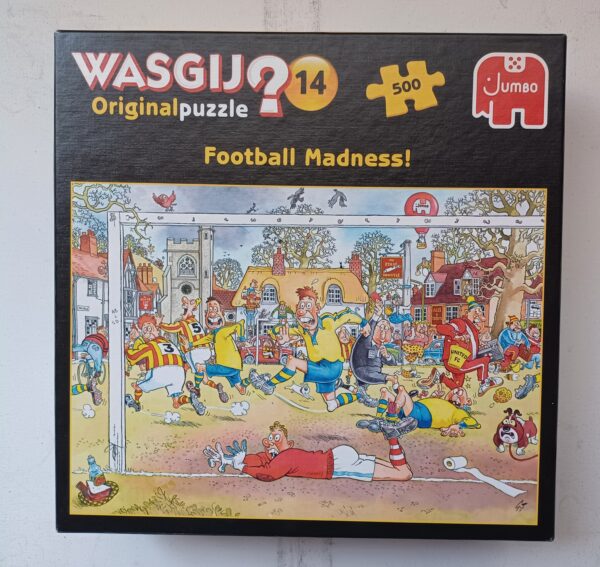 Wasgij Original 14 - Football Madness!