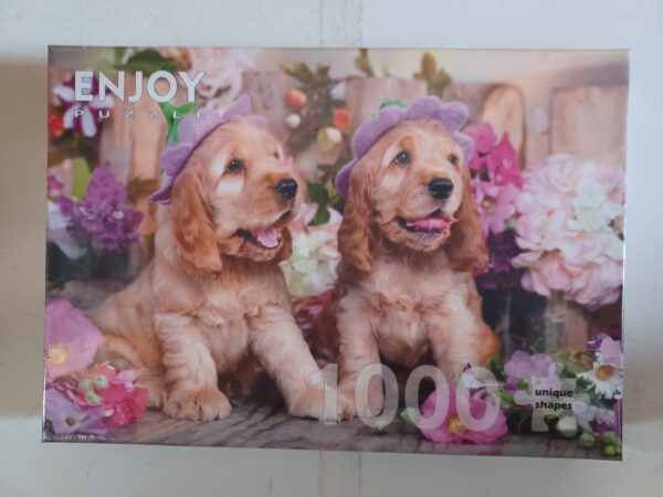 Enjoy - Spaniel Puppies with Flower Hats - NIEUW